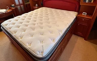 custom-boat-bed-system-5